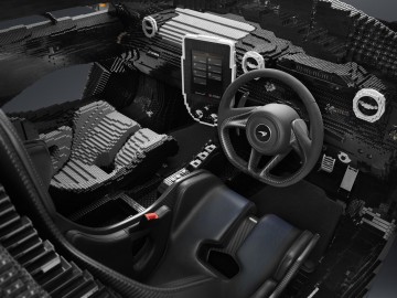Pierwszy na świecie McLaren Senna z klock&oacute;w LEGO w skali 1:1!
